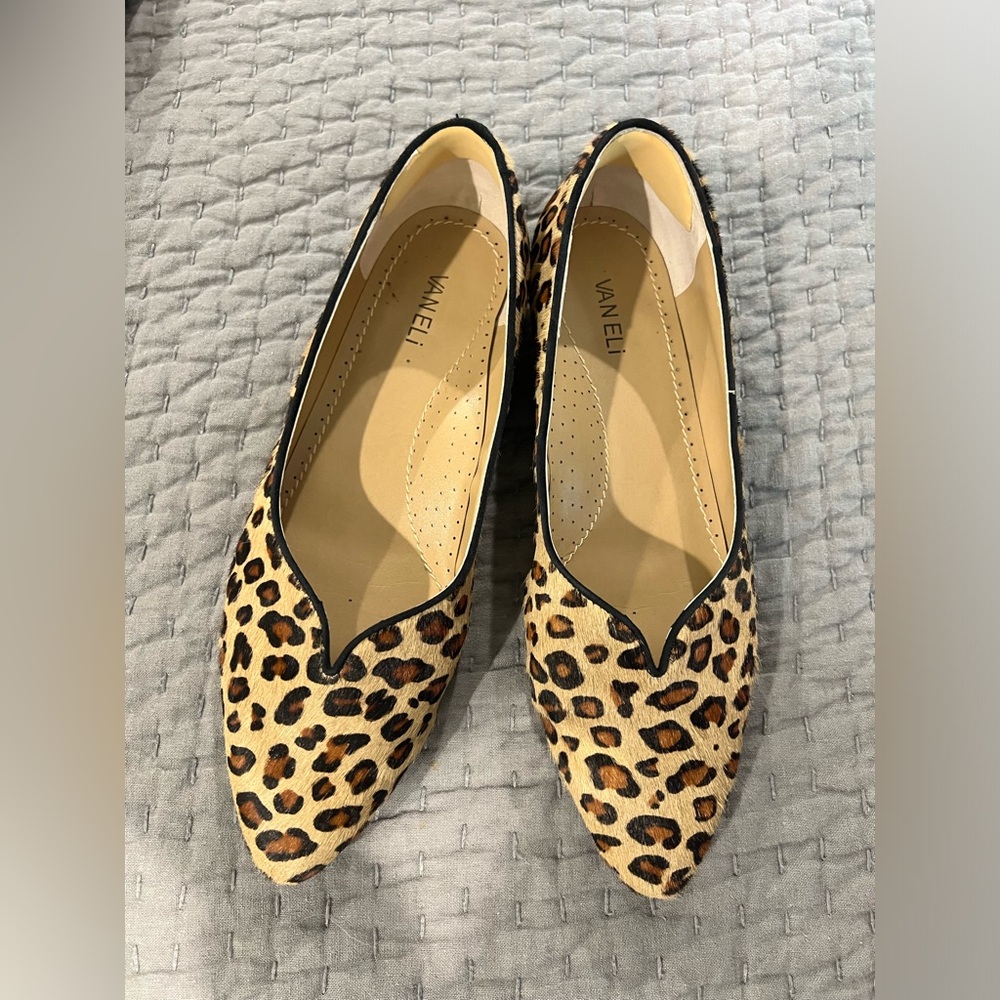 VanELli 11W hair calf leopard print pointy toe flat